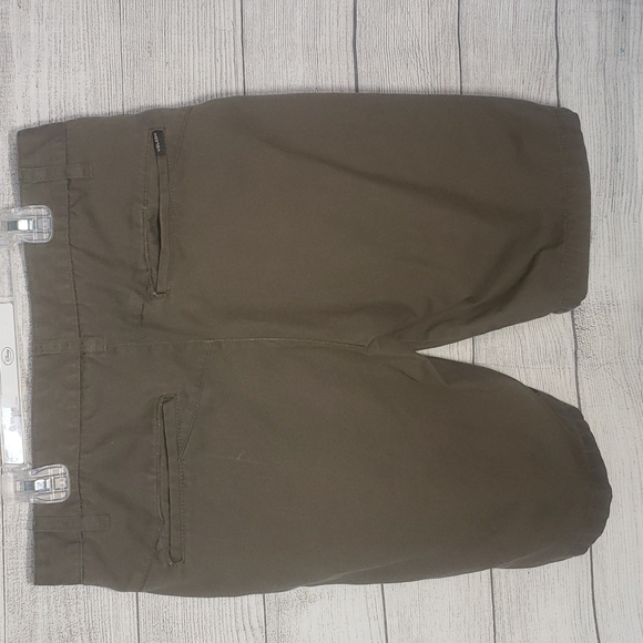 Volcom shorts - Picture 3 of 8